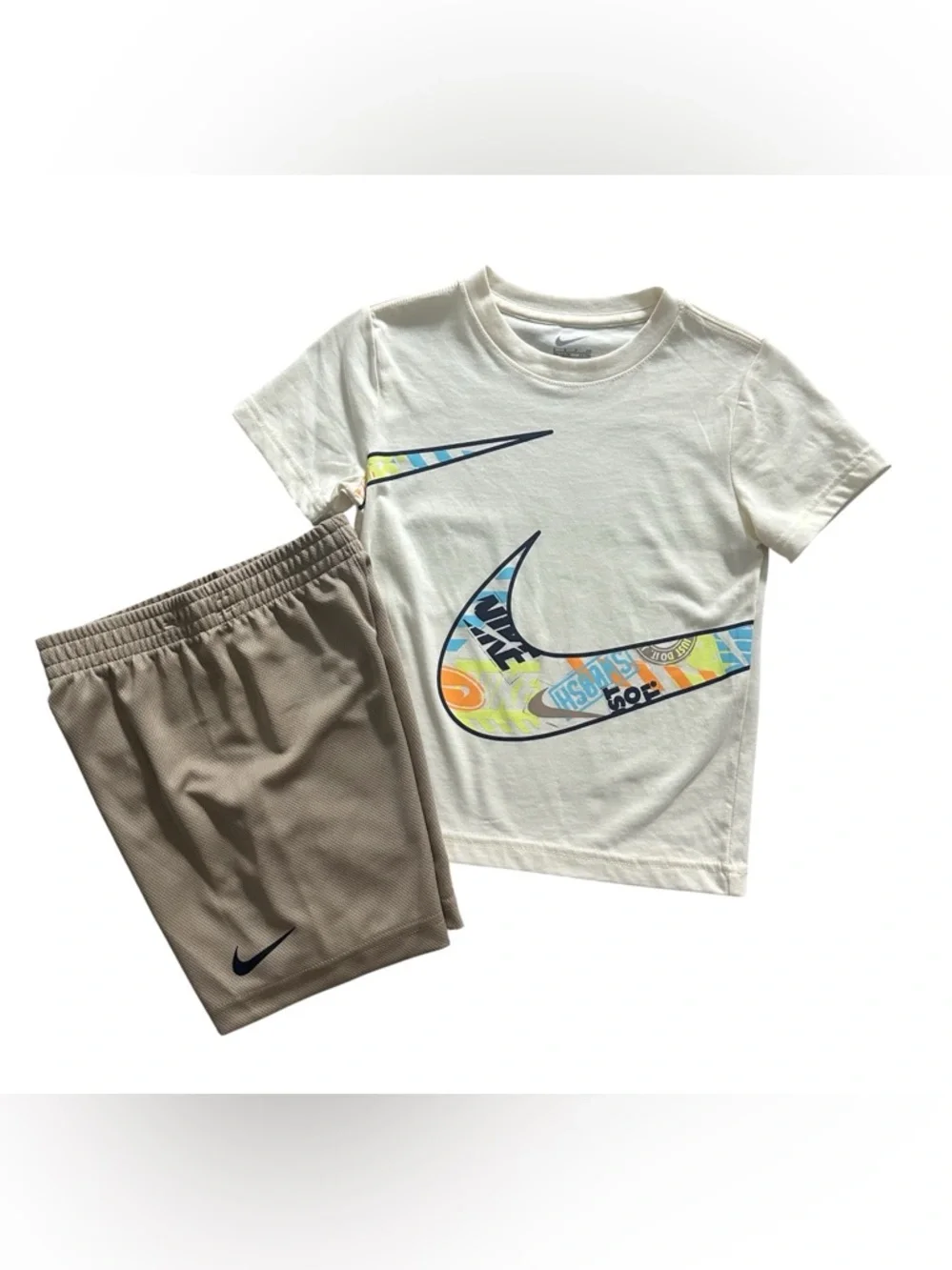 Boys Size 4 Nike 2 Piece Set NWT Shirt & Shorts Swoosh Logo Athletic Outfit